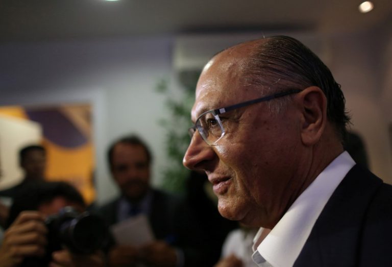 Pré-candidato do PSDB à Presidência, Geraldo Alckmin, dá entrevista em São Paulo