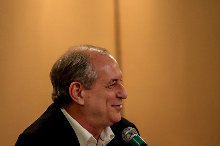 CIRO GOMES PARTICIPA DE ENCONTRO DA ABIMAQ