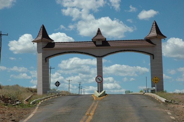 3073