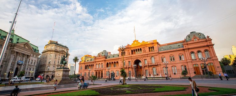 casa_rosada_1200_fachada_sol_0