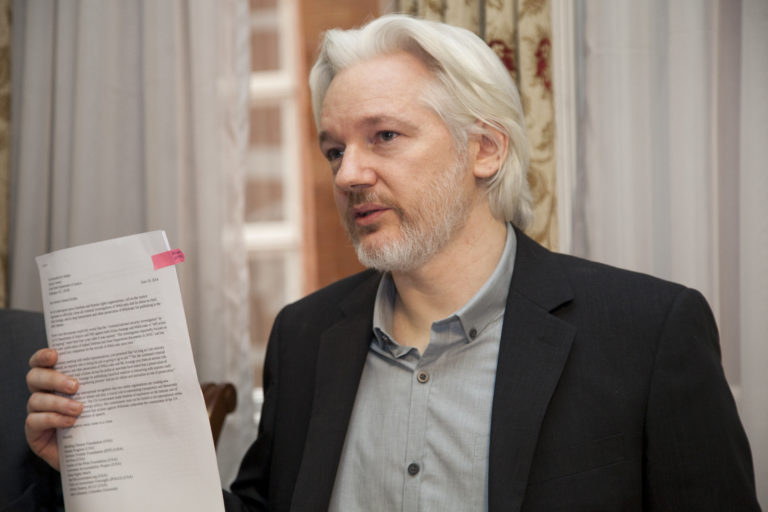 Julian Assange capa