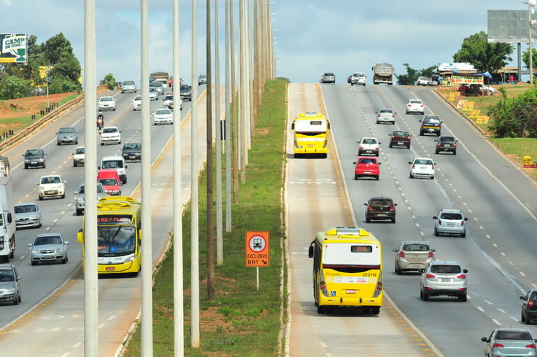 Corredor-BRT-com-onibus