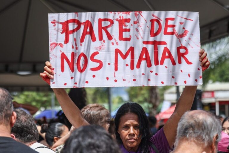 Feminicídios
