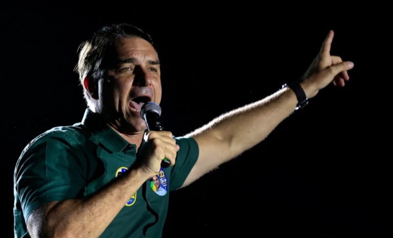 Flavio Bolsonaro comicio
